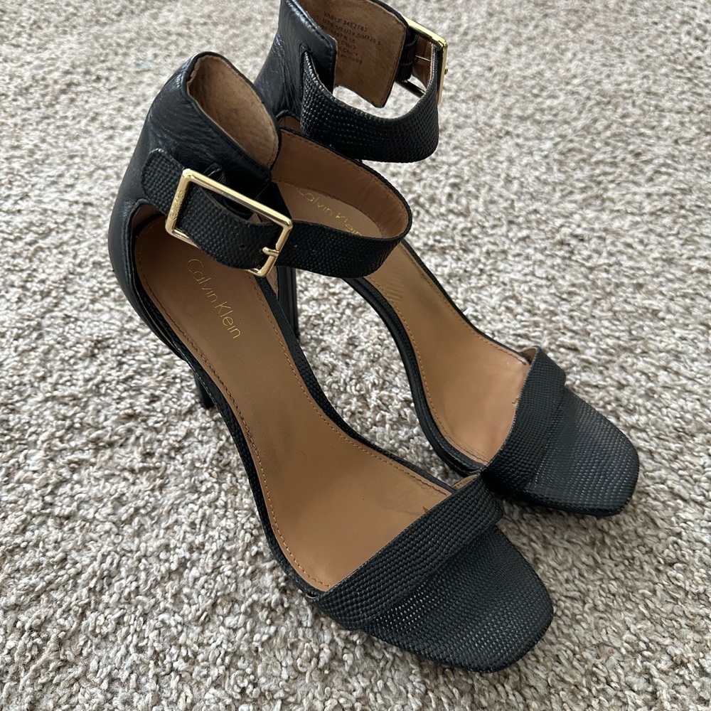 Black heel